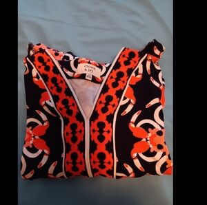 Crown & Ivy Black and Red Patterned Top